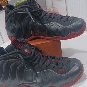 NIKE AIR FOAMPOSITE ONE COUGH DROP Size9